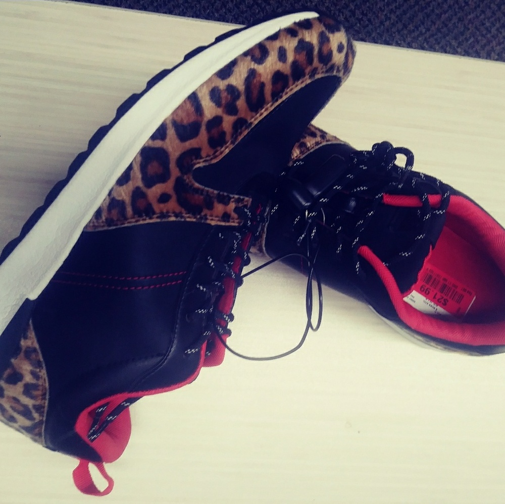 Designer sneakers shoe women's size 10